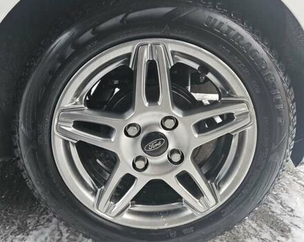 Белый Форд Фиеста, объемом двигателя 1.6 л и пробегом 144 тыс. км за 8500 $, фото 6 на Automoto.ua