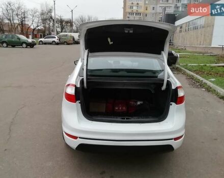Білий Форд Фієста, об'ємом двигуна 1.6 л та пробігом 102 тис. км за 8600 $, фото 17 на Automoto.ua