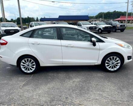 Форд Фиеста 2017 в Киеве на Automoto.ua Белый Форд Фиеста, объемом двигателя 1.6 л и пробегом 66 тыс. км за 5000 $, фото 2 на Automoto.ua