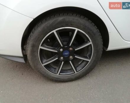 Білий Форд Фієста, об'ємом двигуна 1.6 л та пробігом 102 тис. км за 8600 $, фото 20 на Automoto.ua