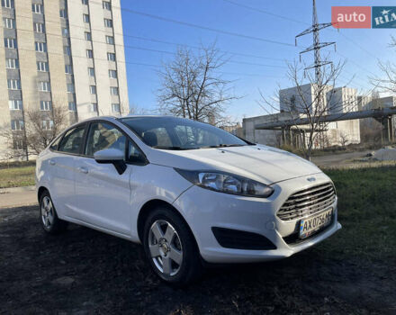 Белый Форд Фиеста, объемом двигателя 1.6 л и пробегом 153 тыс. км за 7000 $, фото 1 на Automoto.ua