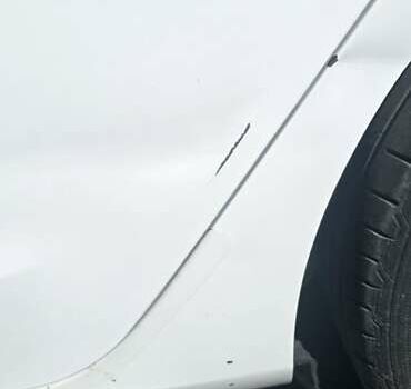 Белый Форд Фиеста, объемом двигателя 1 л и пробегом 128 тыс. км за 9500 $, фото 9 на Automoto.ua