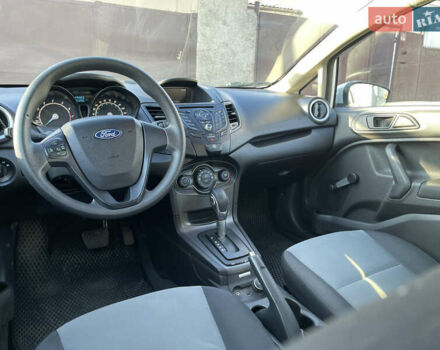 Белый Форд Фиеста, объемом двигателя 1.6 л и пробегом 153 тыс. км за 7000 $, фото 6 на Automoto.ua