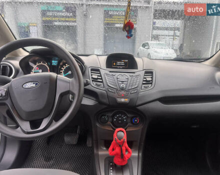 Белый Форд Фиеста, объемом двигателя 1.6 л и пробегом 153 тыс. км за 6900 $, фото 1 на Automoto.ua