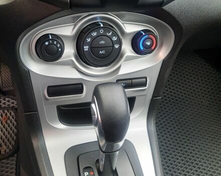 Белый Форд Фиеста, объемом двигателя 1.6 л и пробегом 66 тыс. км за 8500 $, фото 5 на Automoto.ua