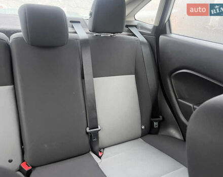 Белый Форд Фиеста, объемом двигателя 1.6 л и пробегом 153 тыс. км за 6900 $, фото 9 на Automoto.ua