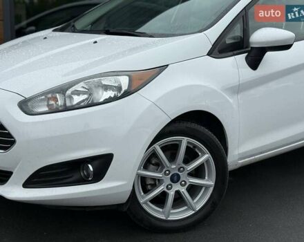 Белый Форд Фиеста, объемом двигателя 1.6 л и пробегом 126 тыс. км за 8799 $, фото 5 на Automoto.ua