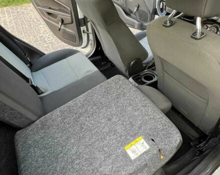 Белый Форд Фиеста, объемом двигателя 1.6 л и пробегом 67 тыс. км за 7700 $, фото 23 на Automoto.ua