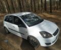 Білий Форд Фієста, об'ємом двигуна 1.2 л та пробігом 210 тис. км за 4100 $, фото 6 на Automoto.ua