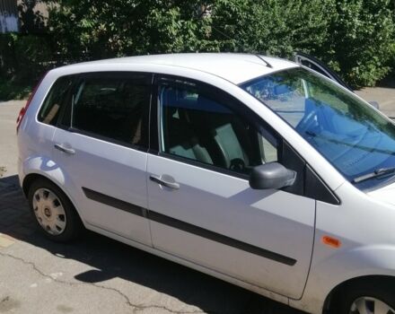 Белый Форд Фиеста, объемом двигателя 1.2 л и пробегом 225 тыс. км за 3550 $, фото 3 на Automoto.ua