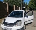 Белый Форд Фиеста, объемом двигателя 1.2 л и пробегом 225 тыс. км за 3550 $, фото 1 на Automoto.ua