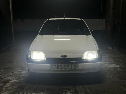 Форд Фієста 1993 у Коломые на Automoto.ua Білий Форд Фієста, об'ємом двигуна 1.1 л та пробігом 400 тис. км за 900 $, фото 1 на Automoto.ua