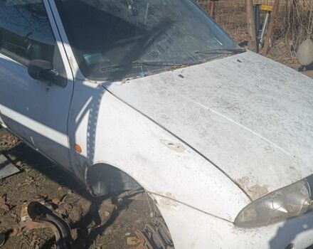 Белый Форд Фиеста, объемом двигателя 0 л и пробегом 1000 тыс. км за 600 $, фото 1 на Automoto.ua