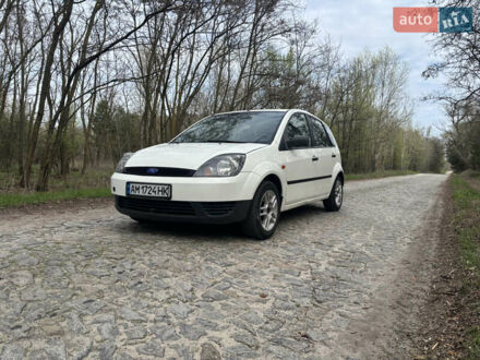 Форд Фиеста 2002 в Шишаках на Automoto.ua Белый Форд Фиеста, объемом двигателя 1.4 л и пробегом 262 тыс. км за 3250 $, фото 1 на Automoto.ua