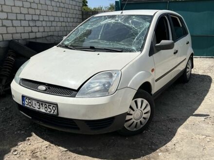 Форд Фиеста 2003 в Александрие на Automoto.ua Белый Форд Фиеста, объемом двигателя 1.4 л и пробегом 300 тыс. км за 900 $, фото 1 на Automoto.ua