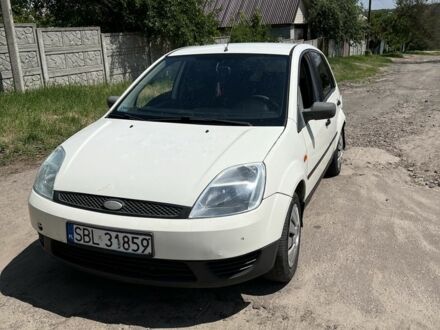 Форд Фиеста 2003 в Александрие на Automoto.ua Белый Форд Фиеста, объемом двигателя 1.4 л и пробегом 300 тыс. км за 1450 $, фото 1 на Automoto.ua