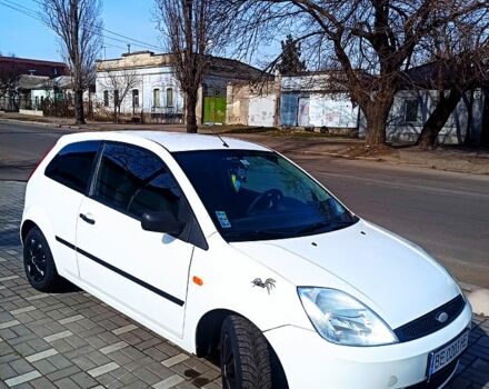 Белый Форд Фиеста, объемом двигателя 1.4 л и пробегом 251 тыс. км за 3700 $, фото 1 на Automoto.ua