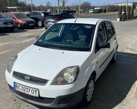 Белый Форд Фиеста, объемом двигателя 1.4 л и пробегом 225 тыс. км за 3800 $, фото 1 на Automoto.ua