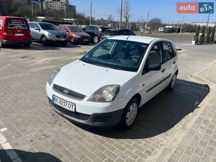 Белый Форд Фиеста, объемом двигателя 1.4 л и пробегом 225 тыс. км за 4000 $, фото 1 на Automoto.ua
