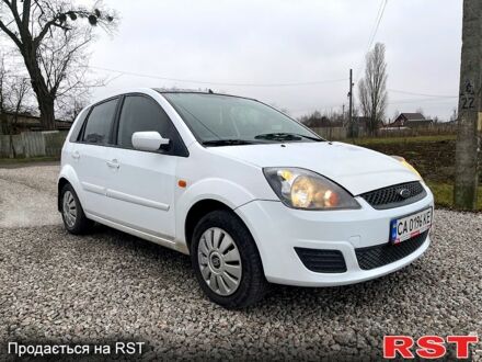 Білий Форд Фієста, об'ємом двигуна 1.2 л та пробігом 138 тис. км за 4000 $, фото 1 на Automoto.ua