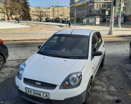 Білий Форд Фієста, об'ємом двигуна 1.25 л та пробігом 282 тис. км за 3500 $, фото 1 на Automoto.ua
