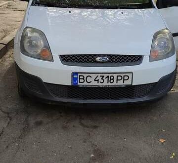 Белый Форд Фиеста, объемом двигателя 1.24 л и пробегом 174 тыс. км за 3600 $, фото 1 на Automoto.ua