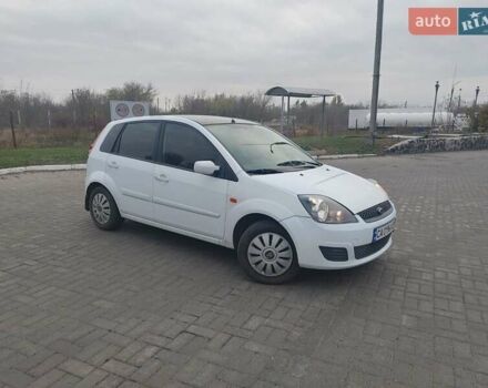 Белый Форд Фиеста, объемом двигателя 1.3 л и пробегом 186 тыс. км за 2799 $, фото 1 на Automoto.ua