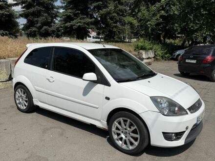 Форд Фиеста 2007 в Днепре (Днепропетровске) на Automoto.ua Белый Форд Фиеста, объемом двигателя 2 л и пробегом 300 тыс. км за 4200 $, фото 1 на Automoto.ua