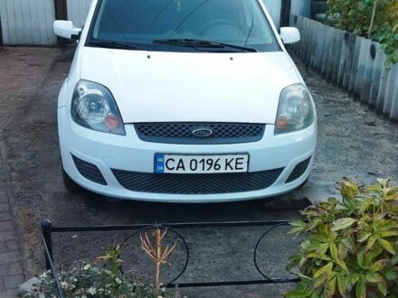 Форд Фиеста 2007 в Звенигородка на Automoto.ua Белый Форд Фиеста, объемом двигателя 1.2 л и пробегом 185 тыс. км за 2850 $, фото 1 на Automoto.ua