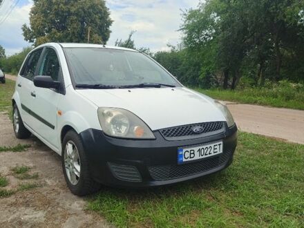Білий Форд Фієста, об'ємом двигуна 1.2 л та пробігом 207 тис. км за 4050 $, фото 1 на Automoto.ua