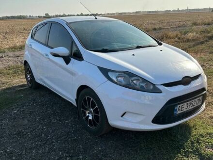 Білий Форд Фієста, об'ємом двигуна 1.2 л та пробігом 227 тис. км за 4300 $, фото 1 на Automoto.ua