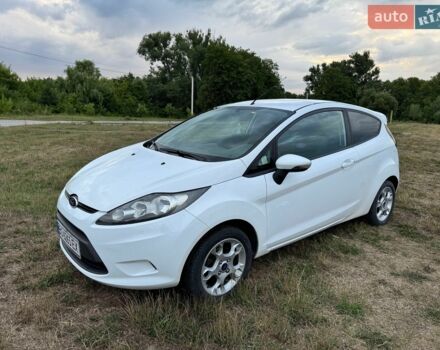 Білий Форд Фієста, об'ємом двигуна 1.24 л та пробігом 231 тис. км за 4500 $, фото 1 на Automoto.ua