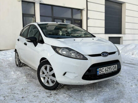 Білий Форд Фієста, об'ємом двигуна 1.24 л та пробігом 210 тис. км за 5100 $, фото 1 на Automoto.ua
