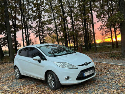 Білий Форд Фієста, об'ємом двигуна 1.25 л та пробігом 180 тис. км за 5500 $, фото 1 на Automoto.ua