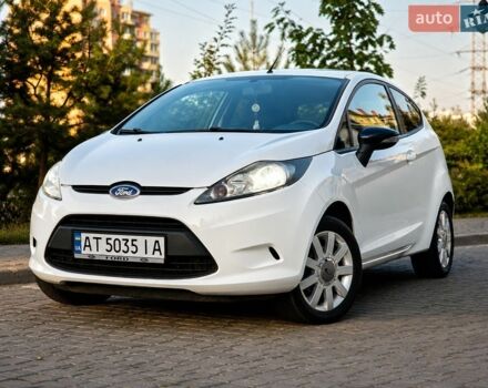 Білий Форд Фієста, об'ємом двигуна 1.25 л та пробігом 179 тис. км за 4500 $, фото 1 на Automoto.ua