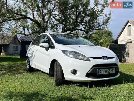 Білий Форд Фієста, об'ємом двигуна 1.4 л та пробігом 188 тис. км за 5100 $, фото 1 на Automoto.ua