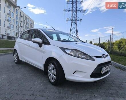 Білий Форд Фієста, об'ємом двигуна 1.24 л та пробігом 116 тис. км за 5500 $, фото 1 на Automoto.ua