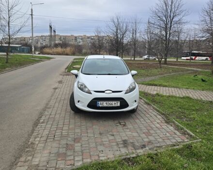 Белый Форд Фиеста, объемом двигателя 1.6 л и пробегом 200 тыс. км за 4500 $, фото 1 на Automoto.ua
