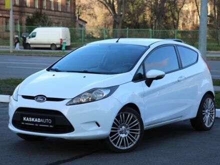 Белый Форд Фиеста, объемом двигателя 1.2 л и пробегом 215 тыс. км за 5500 $, фото 1 на Automoto.ua