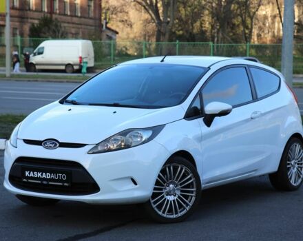 Белый Форд Фиеста, объемом двигателя 1.2 л и пробегом 215 тыс. км за 5500 $, фото 1 на Automoto.ua