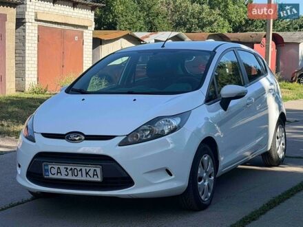 Белый Форд Фиеста, объемом двигателя 1.39 л и пробегом 91 тыс. км за 7000 $, фото 1 на Automoto.ua