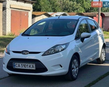 Белый Форд Фиеста, объемом двигателя 1.39 л и пробегом 91 тыс. км за 7000 $, фото 1 на Automoto.ua
