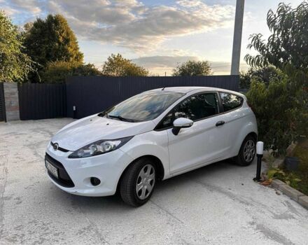 Белый Форд Фиеста, объемом двигателя 1.4 л и пробегом 240 тыс. км за 6500 $, фото 1 на Automoto.ua