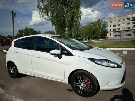 Белый Форд Фиеста, объемом двигателя 1.24 л и пробегом 198 тыс. км за 5100 $, фото 1 на Automoto.ua