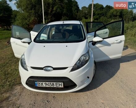 Белый Форд Фиеста, объемом двигателя 1.56 л и пробегом 239 тыс. км за 5500 $, фото 1 на Automoto.ua