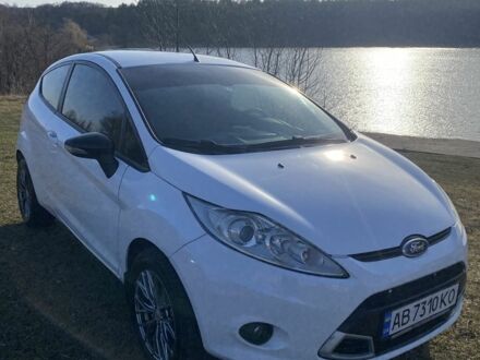 Форд Фиеста 2010 в Кривом Роге на Automoto.ua Белый Форд Фиеста, объемом двигателя 1.6 л и пробегом 250 тыс. км за 5400 $, фото 1 на Automoto.ua