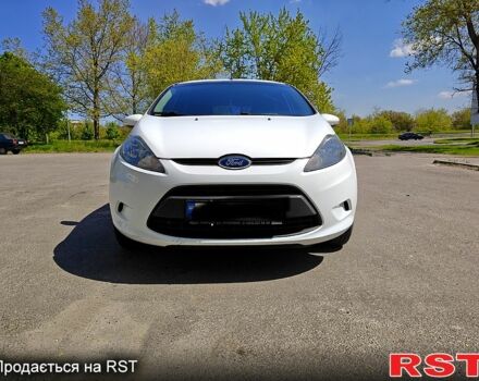 Белый Форд Фиеста, объемом двигателя 1.2 л и пробегом 112 тыс. км за 6700 $, фото 1 на Automoto.ua