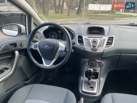 Білий Форд Фієста, об'ємом двигуна 1.39 л та пробігом 158 тис. км за 6800 $, фото 1 на Automoto.ua