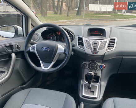 Білий Форд Фієста, об'ємом двигуна 1.39 л та пробігом 158 тис. км за 6800 $, фото 1 на Automoto.ua