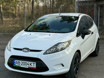 Форд Фиеста 2010 в Виннице на Automoto.ua Белый Форд Фиеста, объемом двигателя 1.4 л и пробегом 179 тыс. км за 5799 $, фото 1 на Automoto.ua